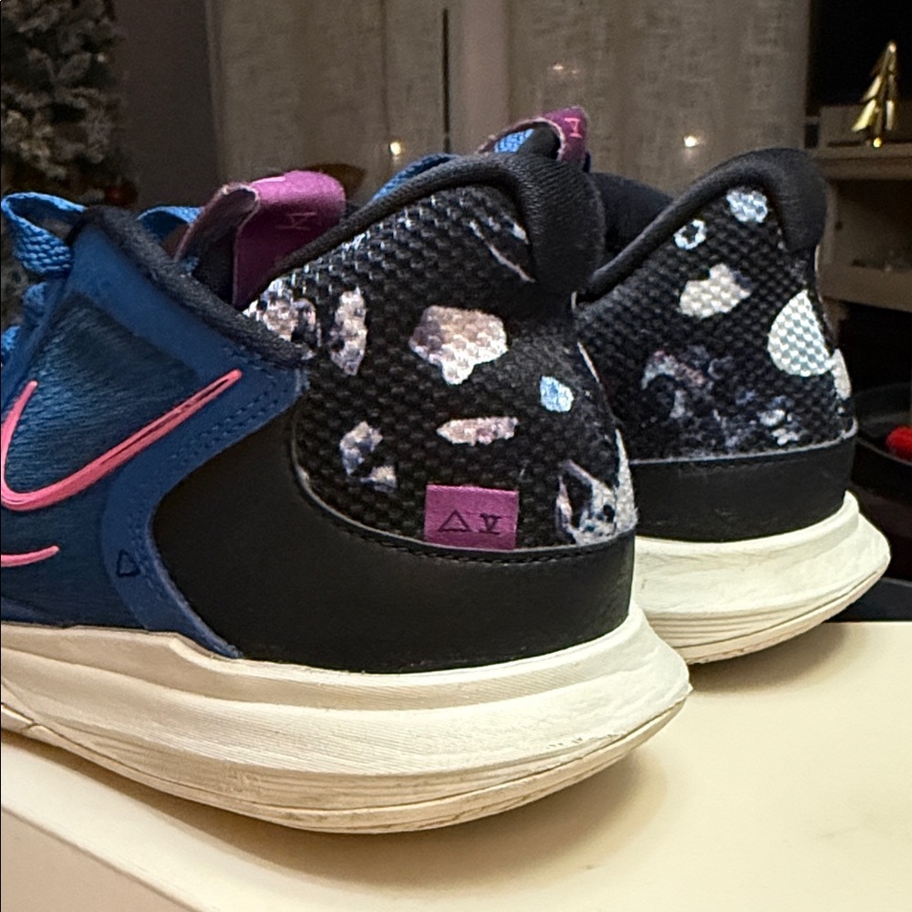 Nike Kyrie low 5 Marina Blue Basketball - Picture 3 of 6